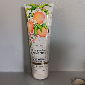 Bath and body works Honeysuckle and Peach Spritz